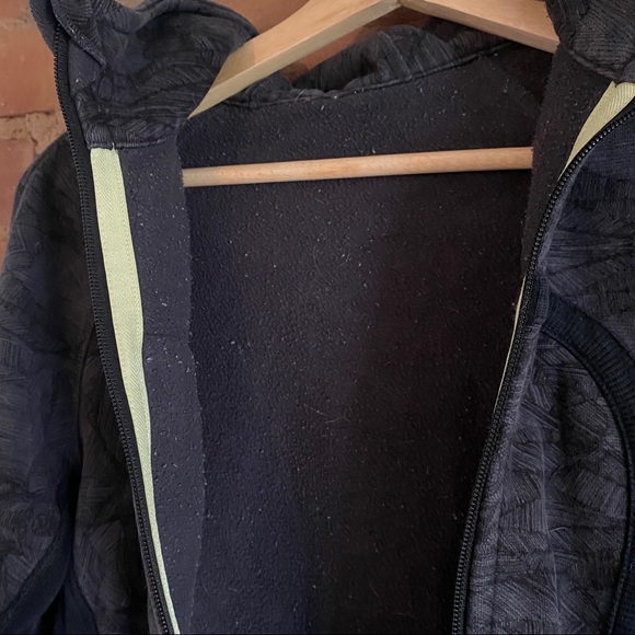 Lululemon Scuba Hoodie - Picture 5 of 5